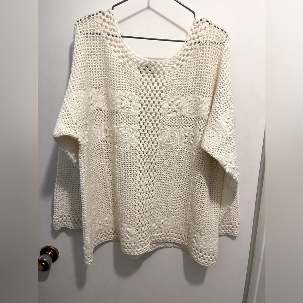 KrissXkross label crotchet sweater in white. Doily sweater lg-xl